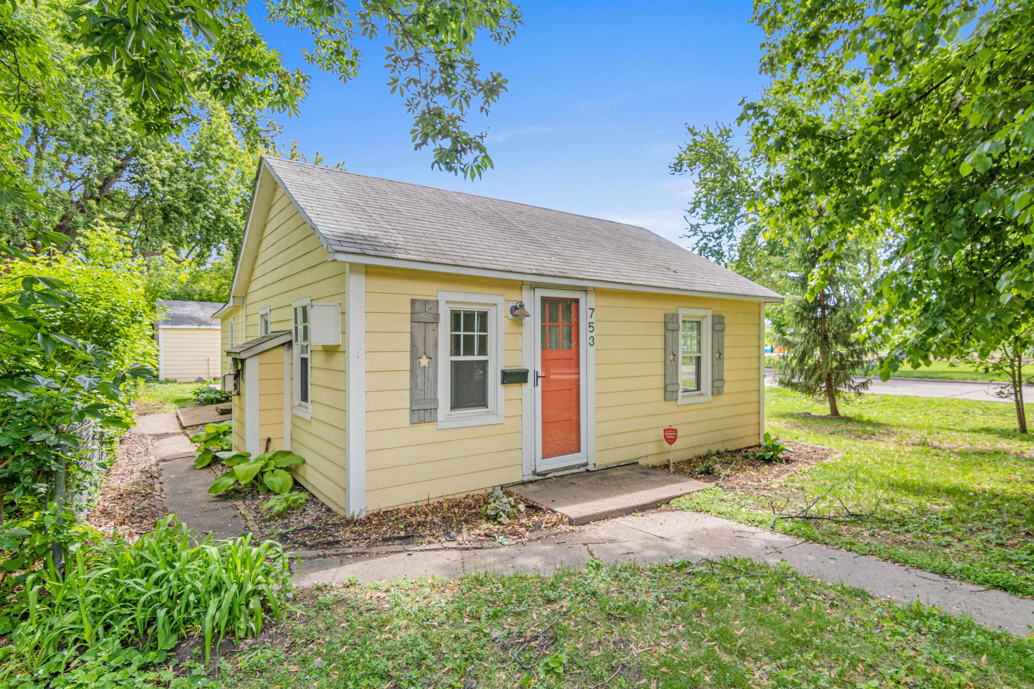 Property main image